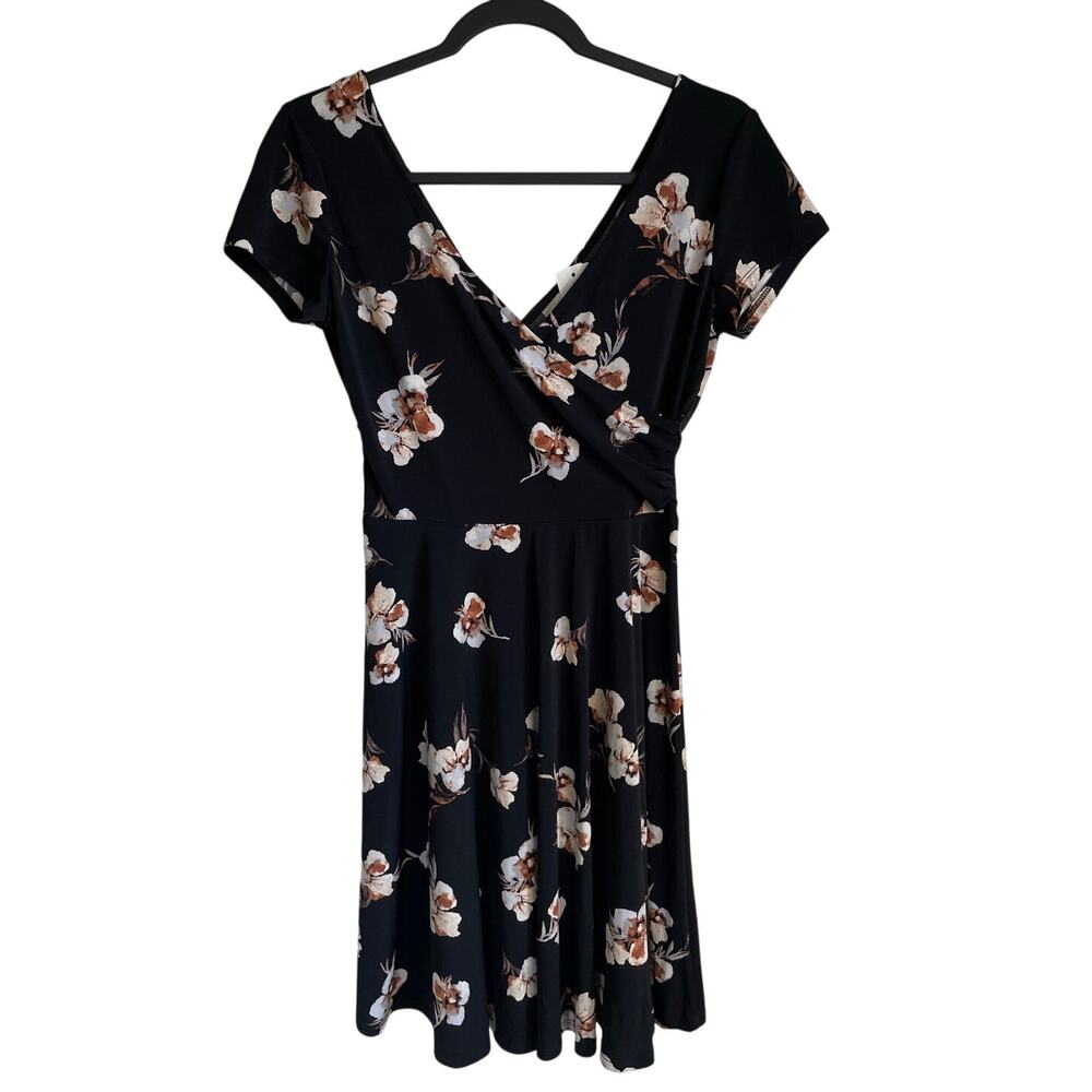 Kaileigh Amandine Knit Dress NWT Sz S Black Floral Surplice Neckline Stretch